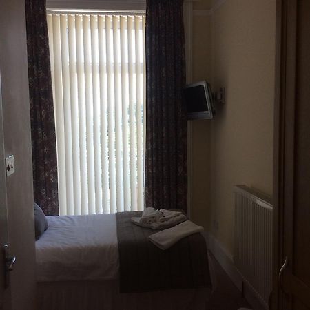 Coombe Court Hotel Torquay Bagian luar foto