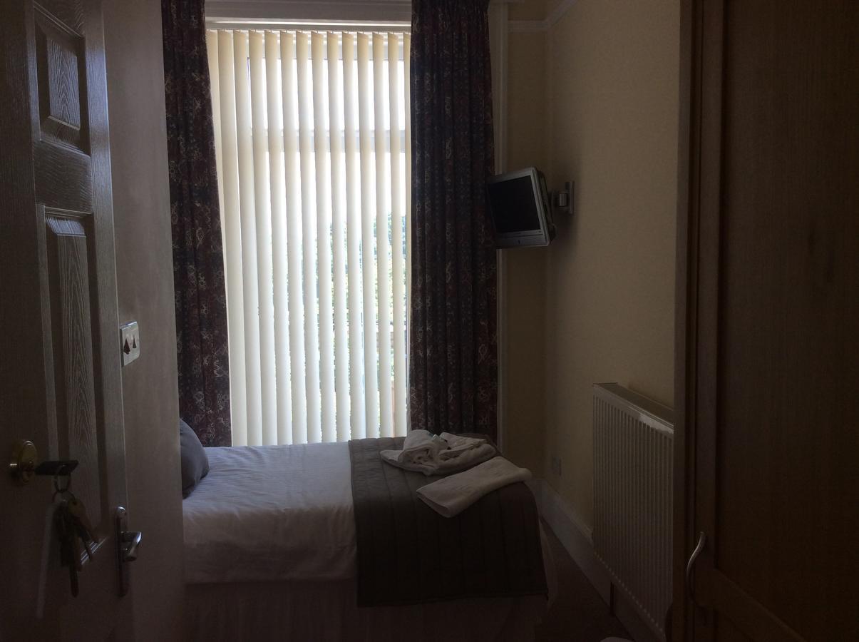 Coombe Court Hotel Torquay Bagian luar foto